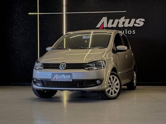 VOLKSWAGEN FOX 1.6 MI HIGHLINE 8V FLEX 4P AUTOMATIZADO VOLKSWAGEN FOX 1.6 MI HIGHLINE 8V FLEX 4P AUTOMATIZADO